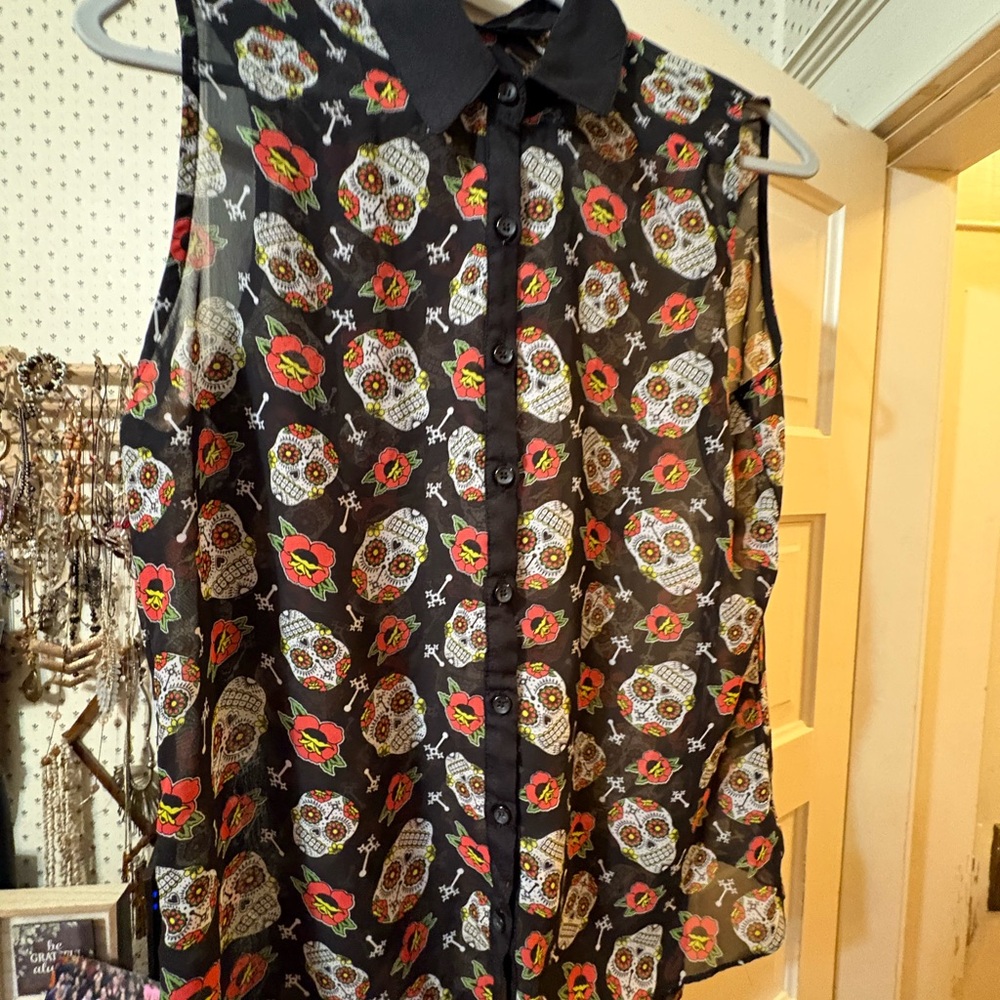 Hot Topic Black Floral-Accent Polyester Top